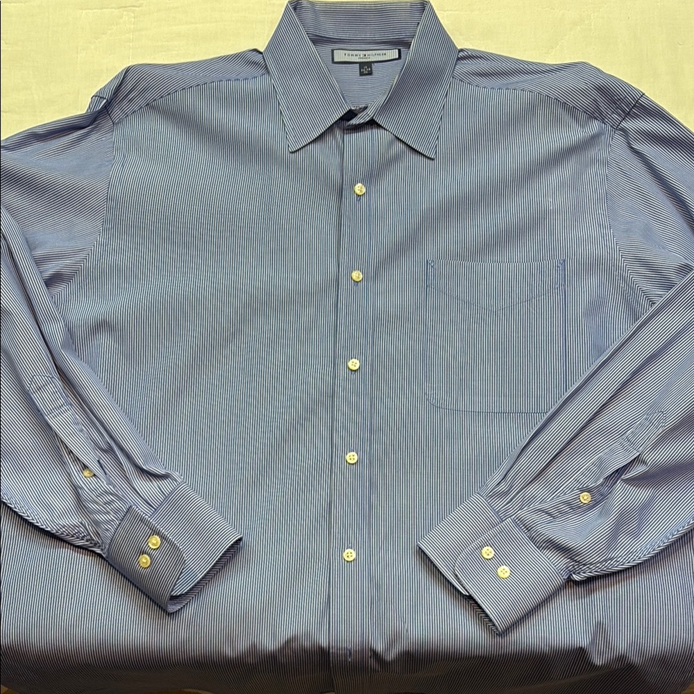 Tommy Hilfiger Men's Blue & White Pinstripe Long Sleeve Button Down Dress Shirt